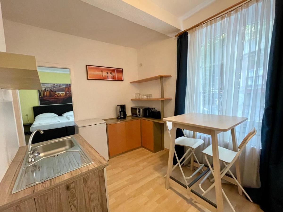 Altstadthotel Hayk Am Rhein Кёльн Экстерьер фото