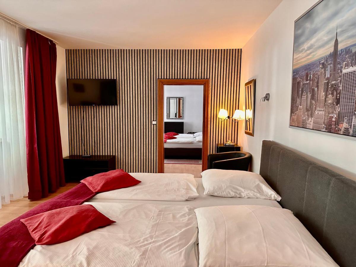 Altstadthotel Hayk Am Rhein Кёльн Экстерьер фото