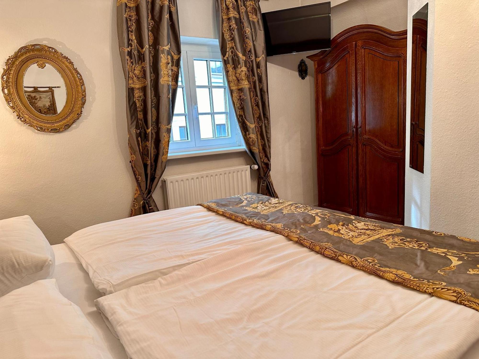 Altstadthotel Hayk Am Rhein Кёльн Номер фото