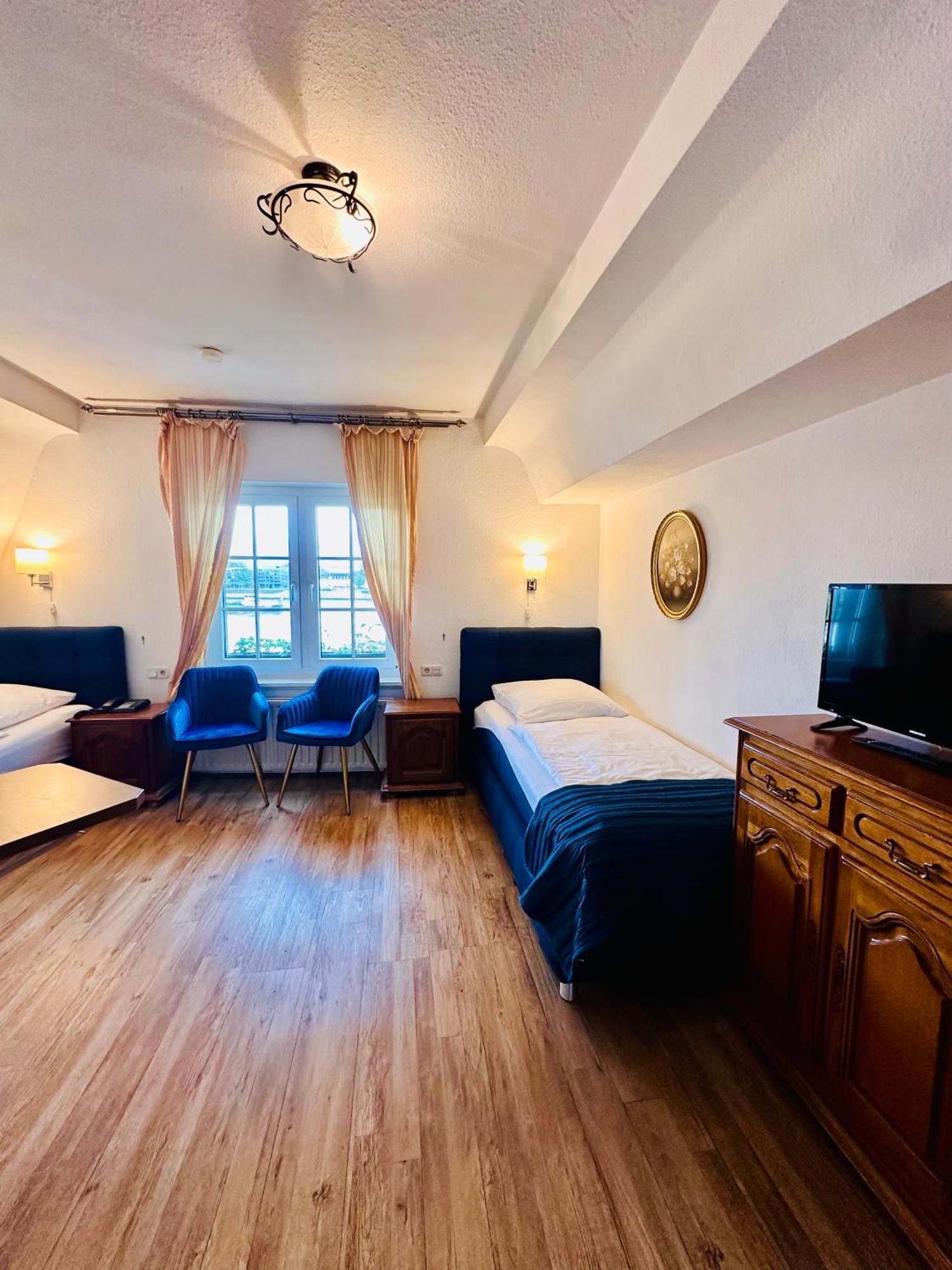 Altstadthotel Hayk Am Rhein Кёльн Экстерьер фото