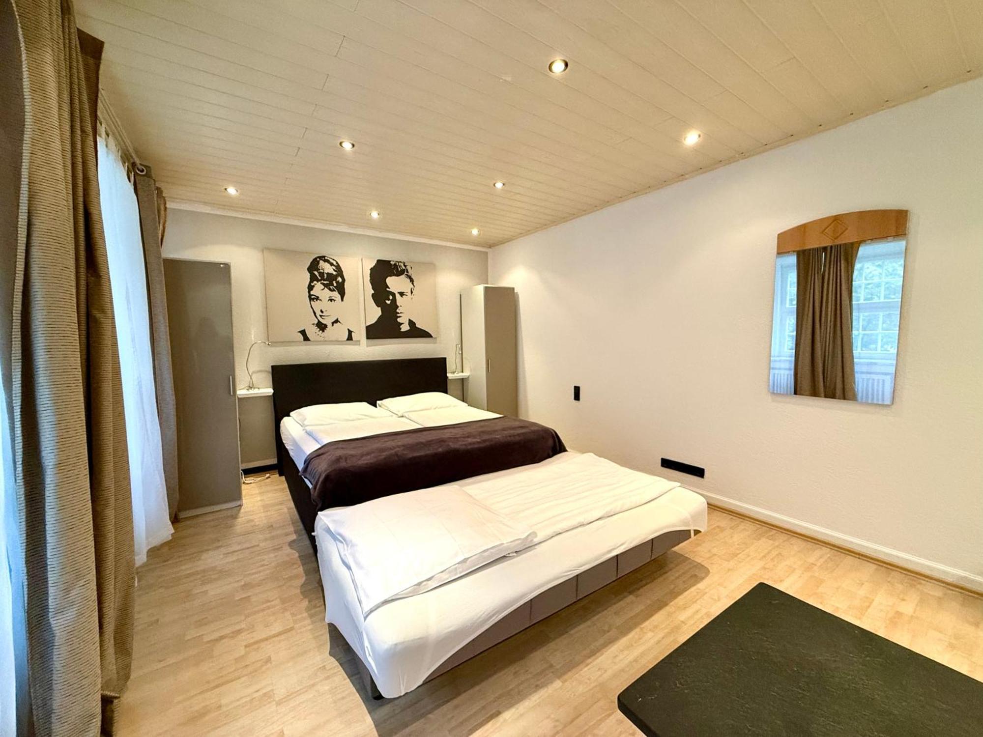 Altstadthotel Hayk Am Rhein Кёльн Номер фото