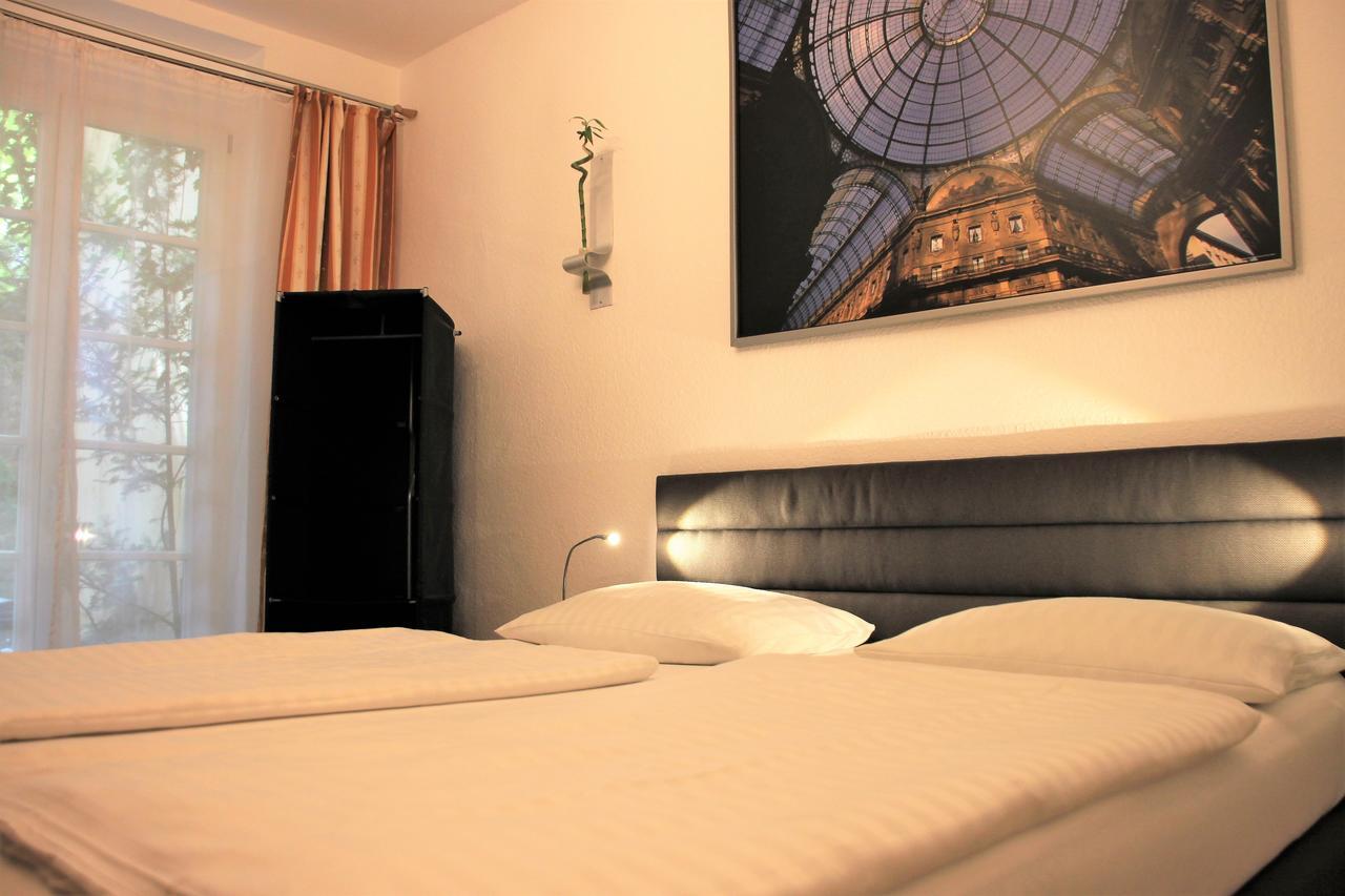 Altstadthotel Hayk Am Rhein Кёльн Экстерьер фото