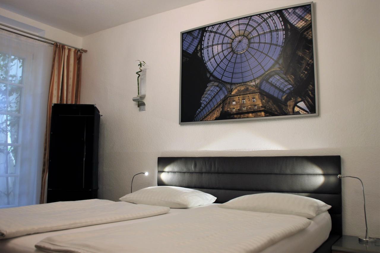Altstadthotel Hayk Am Rhein Кёльн Экстерьер фото