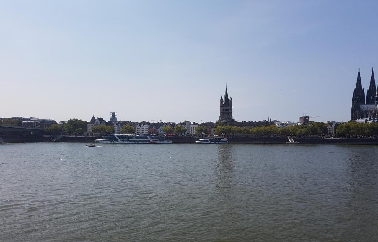 Altstadthotel Hayk Am Rhein Кёльн Экстерьер фото