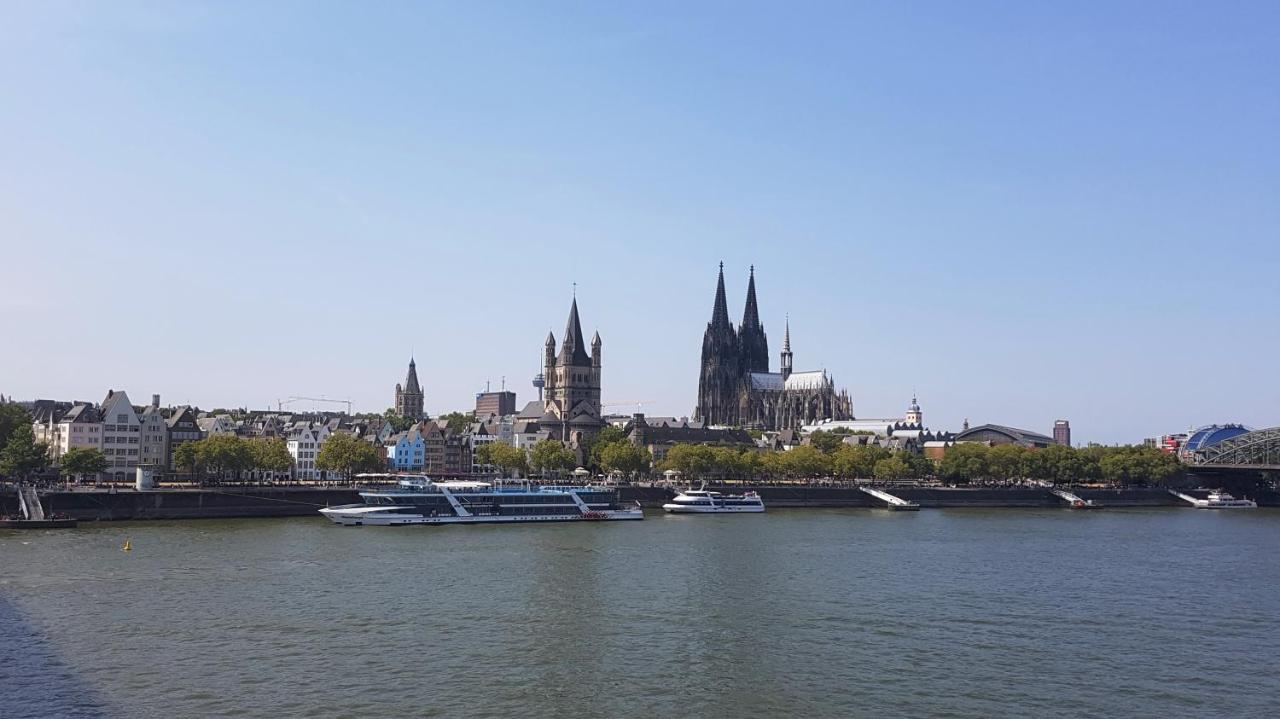 Altstadthotel Hayk Am Rhein Кёльн Экстерьер фото