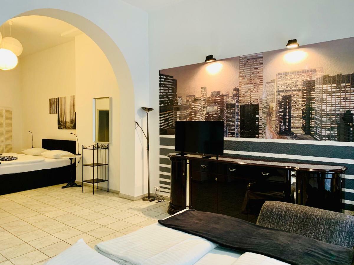 Altstadthotel Hayk Am Rhein Кёльн Экстерьер фото